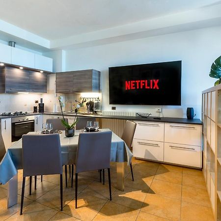 Cavour Elegante Loft In Centro Apartment Macerata Bagian luar foto