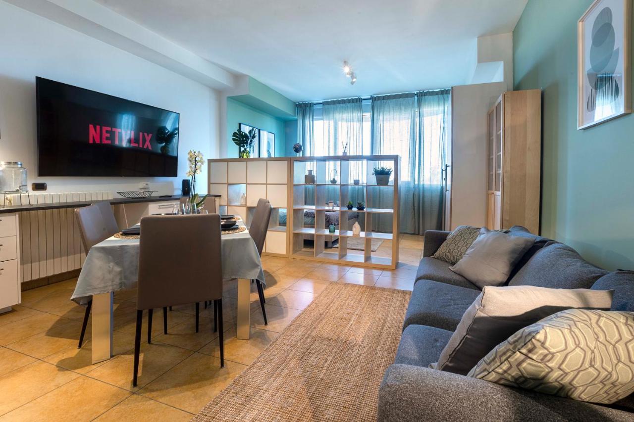 Cavour Elegante Loft In Centro Apartment Macerata Bagian luar foto