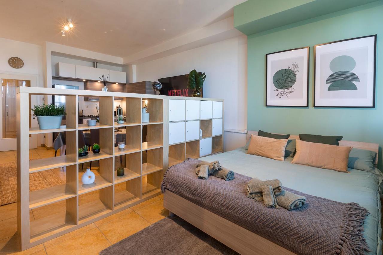 Cavour Elegante Loft In Centro Apartment Macerata Bagian luar foto
