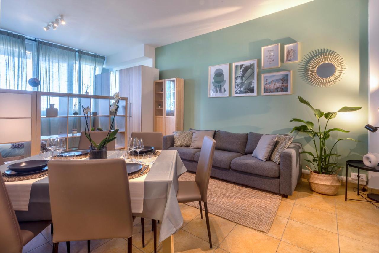 Cavour Elegante Loft In Centro Apartment Macerata Bagian luar foto