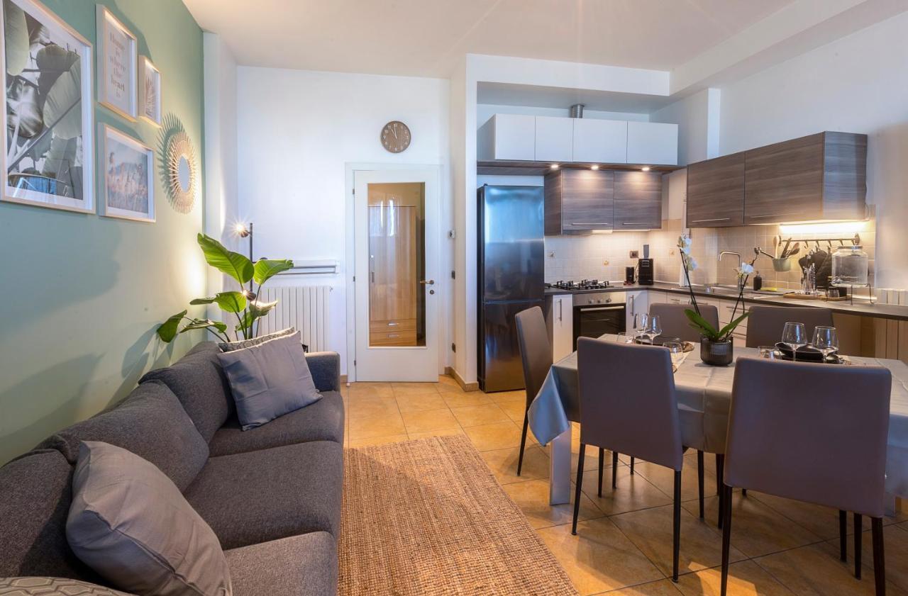 Cavour Elegante Loft In Centro Apartment Macerata Bagian luar foto