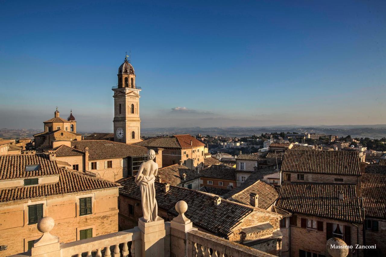 Cavour Elegante Loft In Centro Apartment Macerata Bagian luar foto